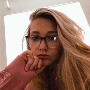 Meet your Posher, Sophia